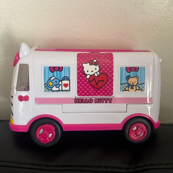 Hello kitty emergency hospital van toy - Picture 1 of 8